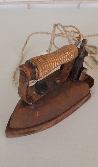 Plancha eléctrica antigua