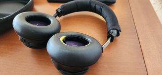 Plantronics BackBeat PRO + Funda de Transporte