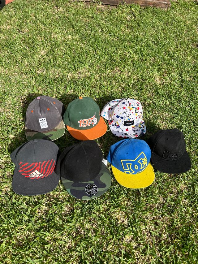 Gorras de marcas variadas