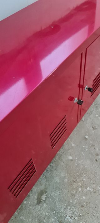 Mueble TV rojo