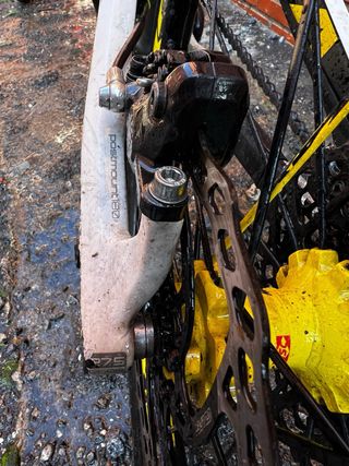 YT Capra pro de carbono