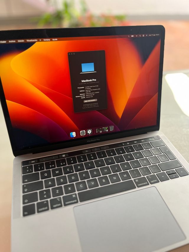 MACBOOK PRO 13'3"