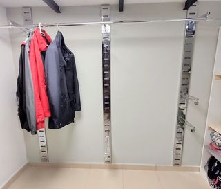 Perchero para vestidor retif