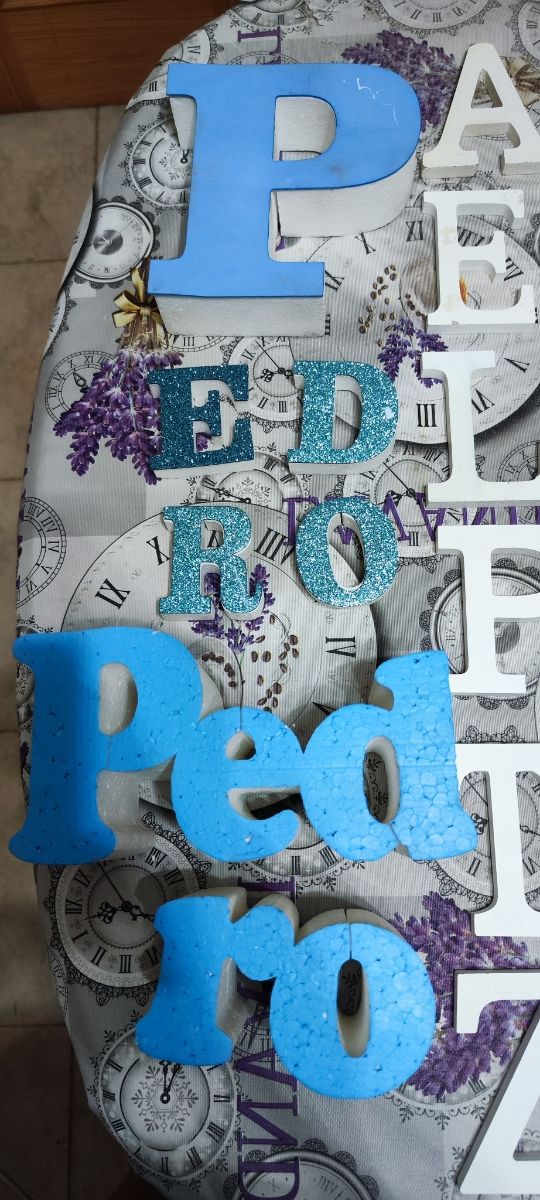 Letras de madera y corcho