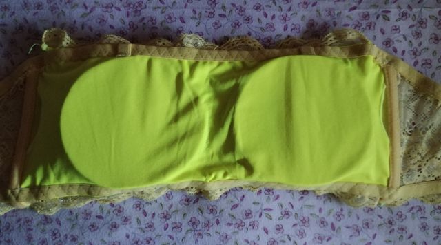 Top amarillo fosforito de encaje con brillo