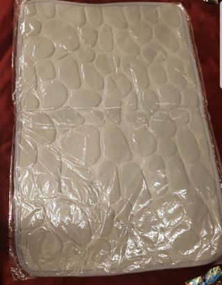 Alfombra baño gris relieve