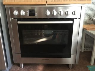 Cocina mixta gas-electrica Bosch gama profesional