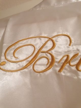 1 abito da sposa e 3 nuovi abiti da damigella