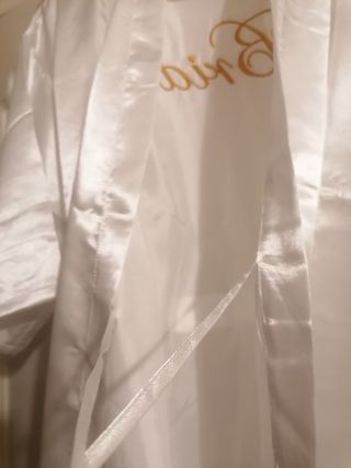 1 abito da sposa e 3 nuovi abiti da damigella