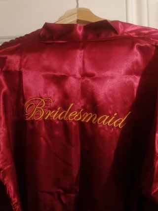 1 abito da sposa e 3 nuovi abiti da damigella