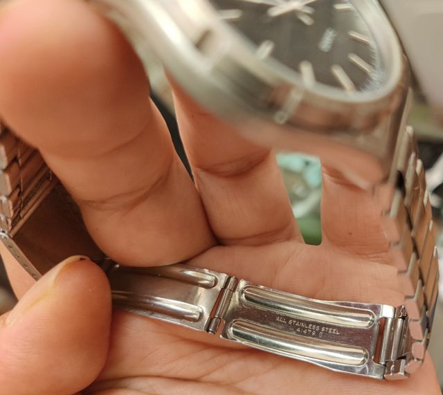 Reloj Certina Esfera Azul, bisel con resalte