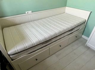 Cama Diván Hemnes con dos colchones