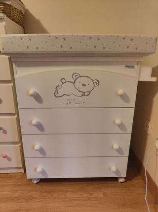 bañera bebé y cajonera