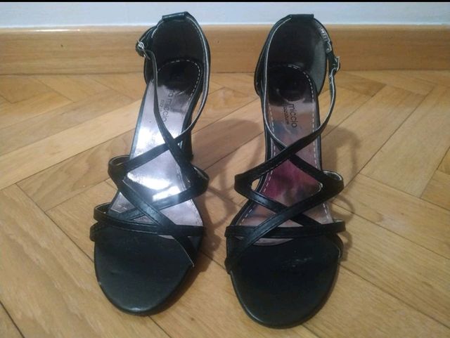 Sandalias negras