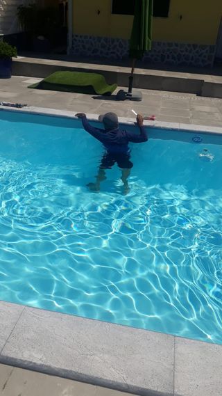 Limpeza e manutenção de piscinas margem Sul