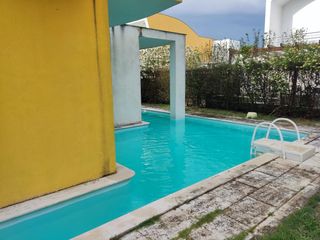 Limpeza e manutenção de piscinas margem Sul