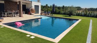 Limpeza e manutenção de piscinas margem Sul