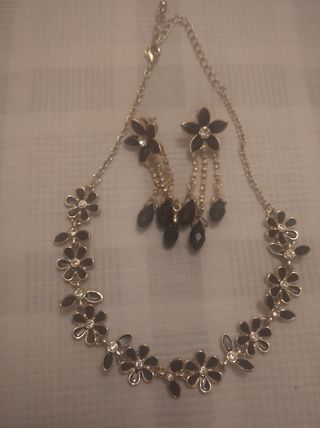 Conjunto gargantilla y pendientes