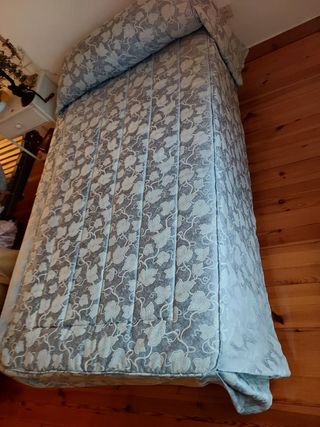 2 piumoni per 90 letti larghi