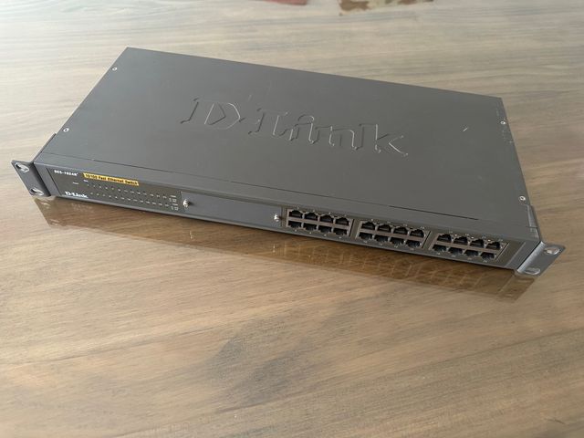 Switch D-link des-1024d+