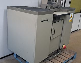 MÁQUINA DE PRENSAR IRON FOX, TIPO LAVADORA