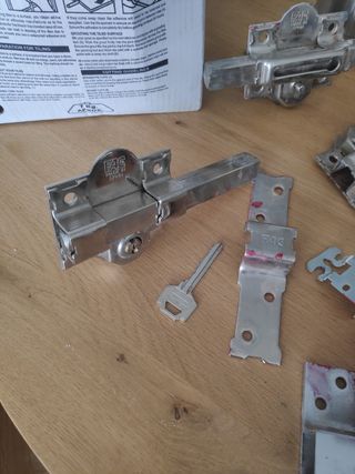 Cerrojos y piezas