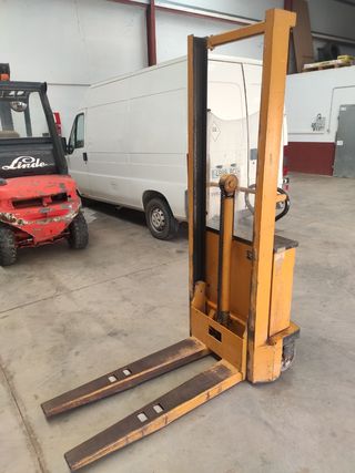 Apilador semielectrico