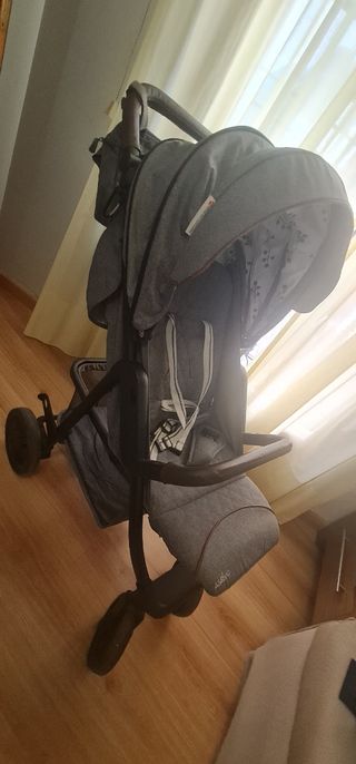 Silla de paseo asalvo de 0 a 22 kg.