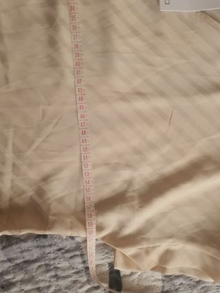 Blusa raso color champán. Violeta Mango