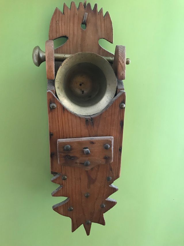 Mortaio con supporto in legno