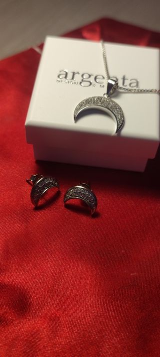 Collar y pendientes de lunas