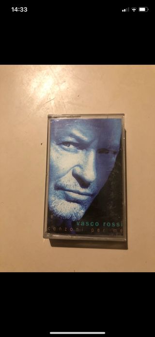 Blocco 7 audiocassette Battiato Vasco ....vd foto