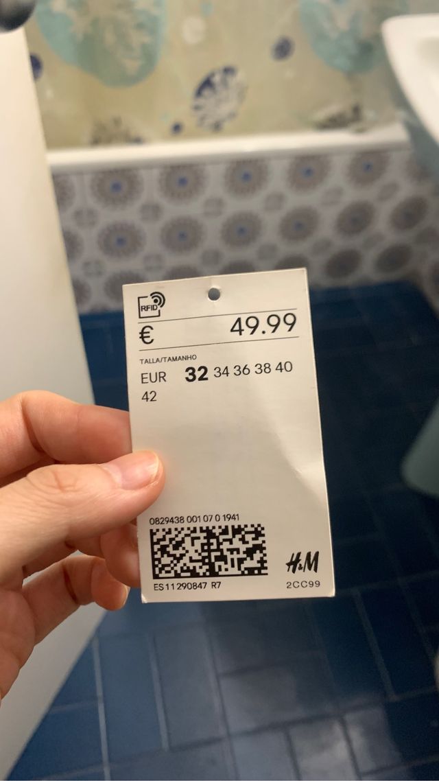 Novo vestido com alça prateada