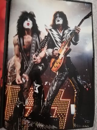 Kiss tourbook 2010 autografiado