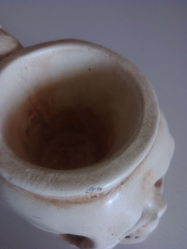 Jarra cráneo antigüedad