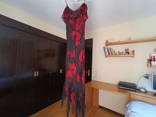 Vestido de fiesta de seda natural con pedrería