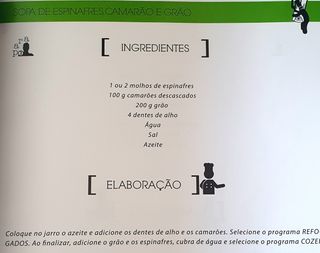 Robot de cozinha com livro de receitas