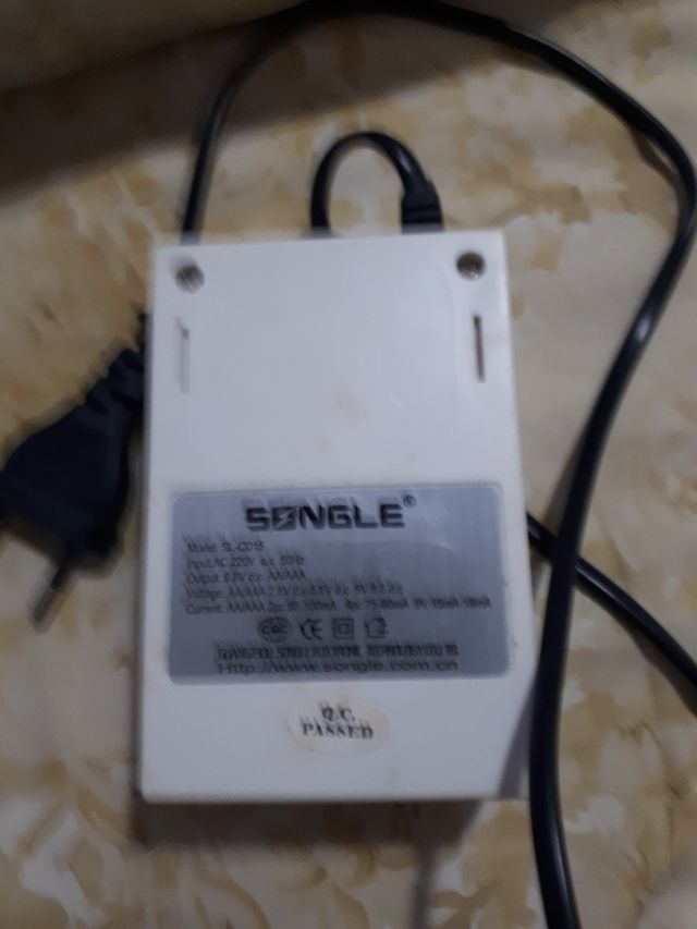 Cargador de pila  oferta 7EUR