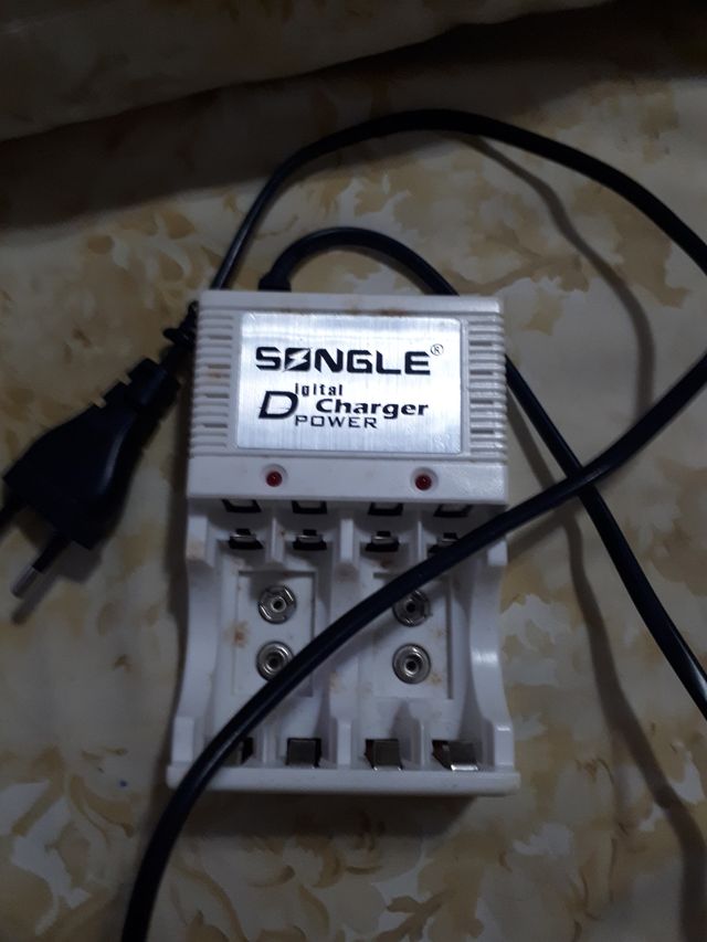 Cargador de pila  oferta 7EUR