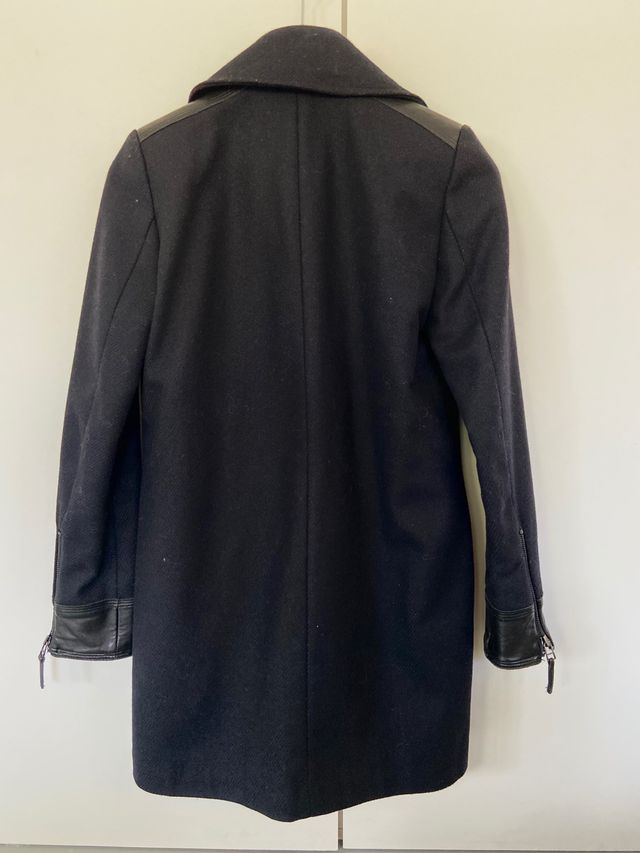 Abrigo azul marino de paño y piel