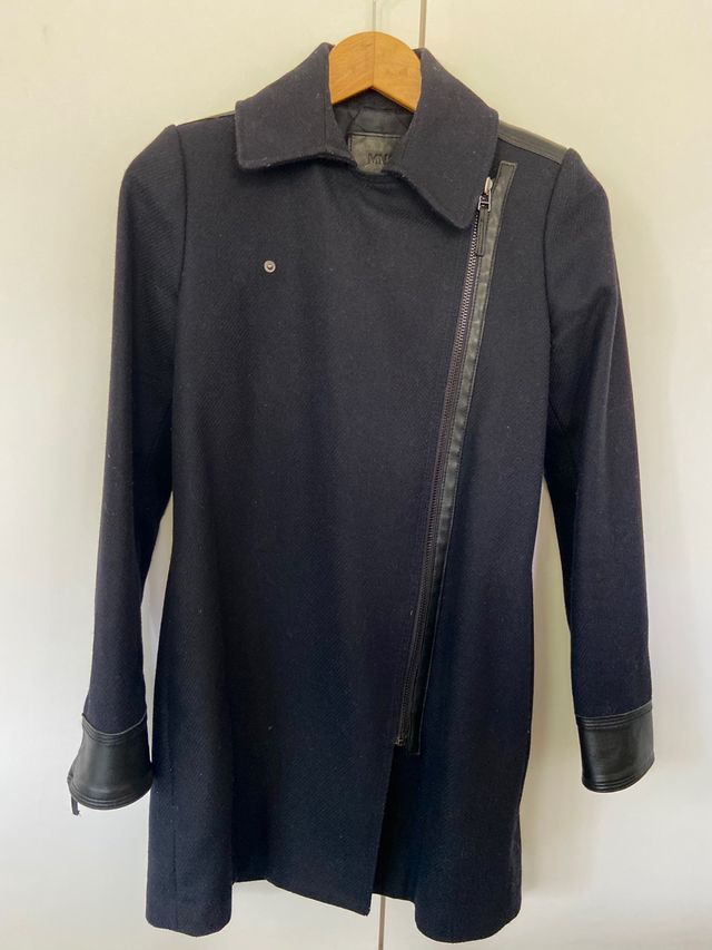 Abrigo azul marino de paño y piel