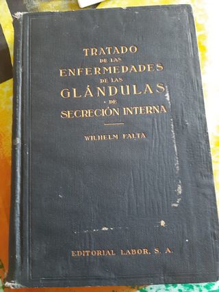 Libro de medicina de 1930