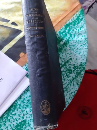 Libro de medicina de 1930
