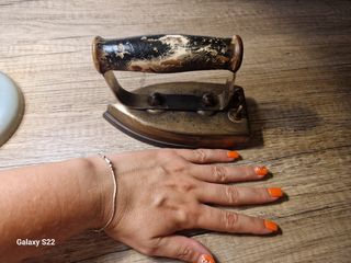 Plancha hierro antigua. Precio negociable