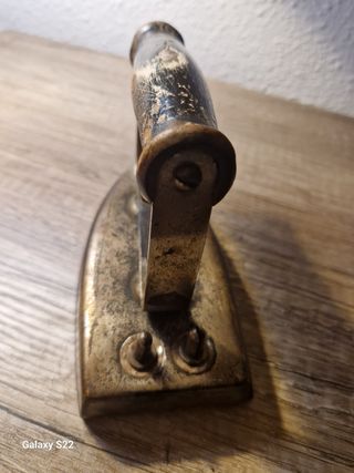 Plancha hierro antigua. Precio negociable