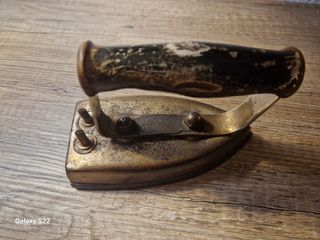 Plancha hierro antigua. Precio negociable