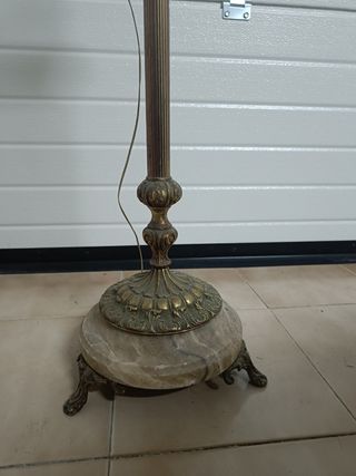 Lámpara clásica de bronce