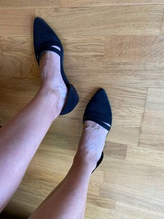 Zapatos planos negros de vestir