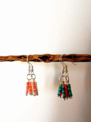 Pendientes de plata y abalorios