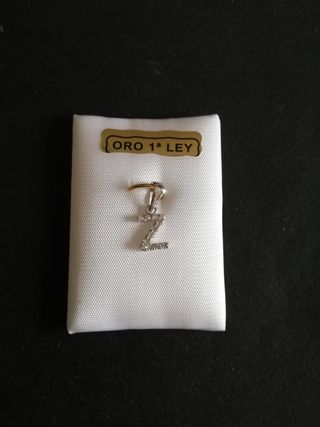Colgante letra Z en oro blanco de 18k
